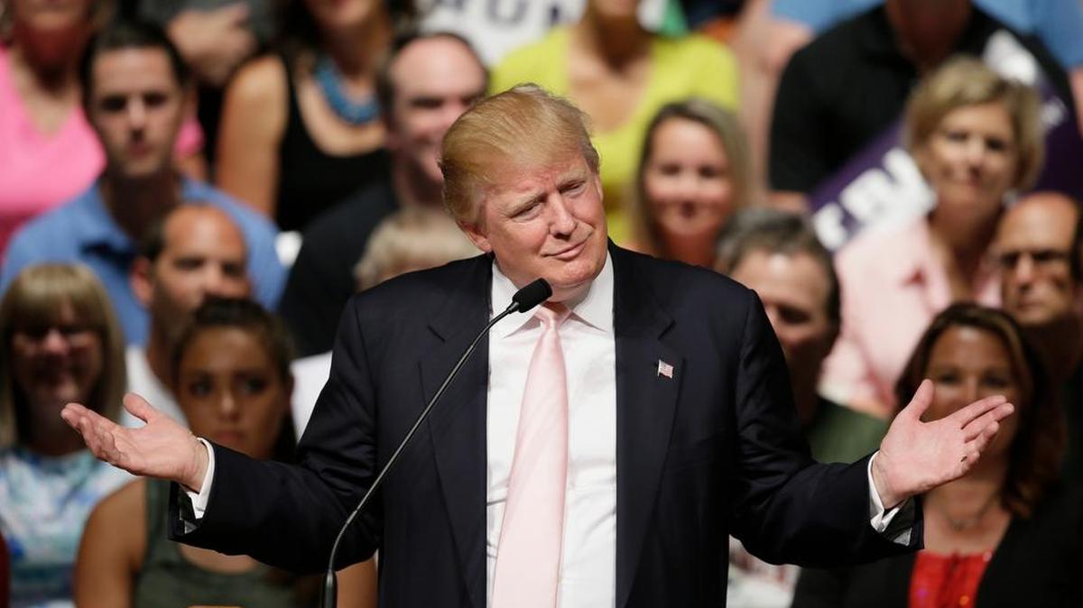 
Republican presidential candidate Donald Trump speaks at a rally and picnic, Saturday, July 25, 2015, in Oskaloosa, Iowa. 
