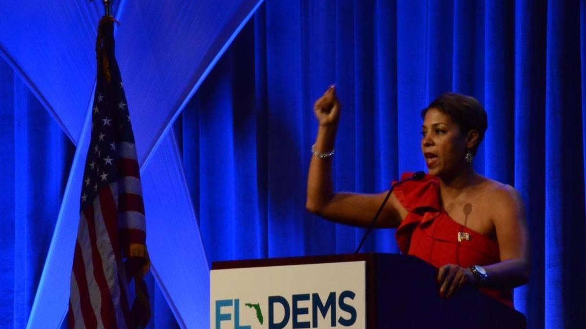 U.S. Senate candidate Pam Keith, a North Palm Beach attorney, addresses the Florida Democratic state convention during the party dinner, Oct. 31, 2015.
