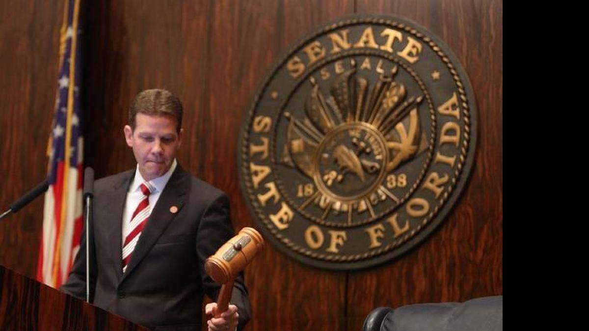 
Florida Senate President Andy Gardiner, R-Orlando, bangs the Senate gavel to begin an afternoon session.
