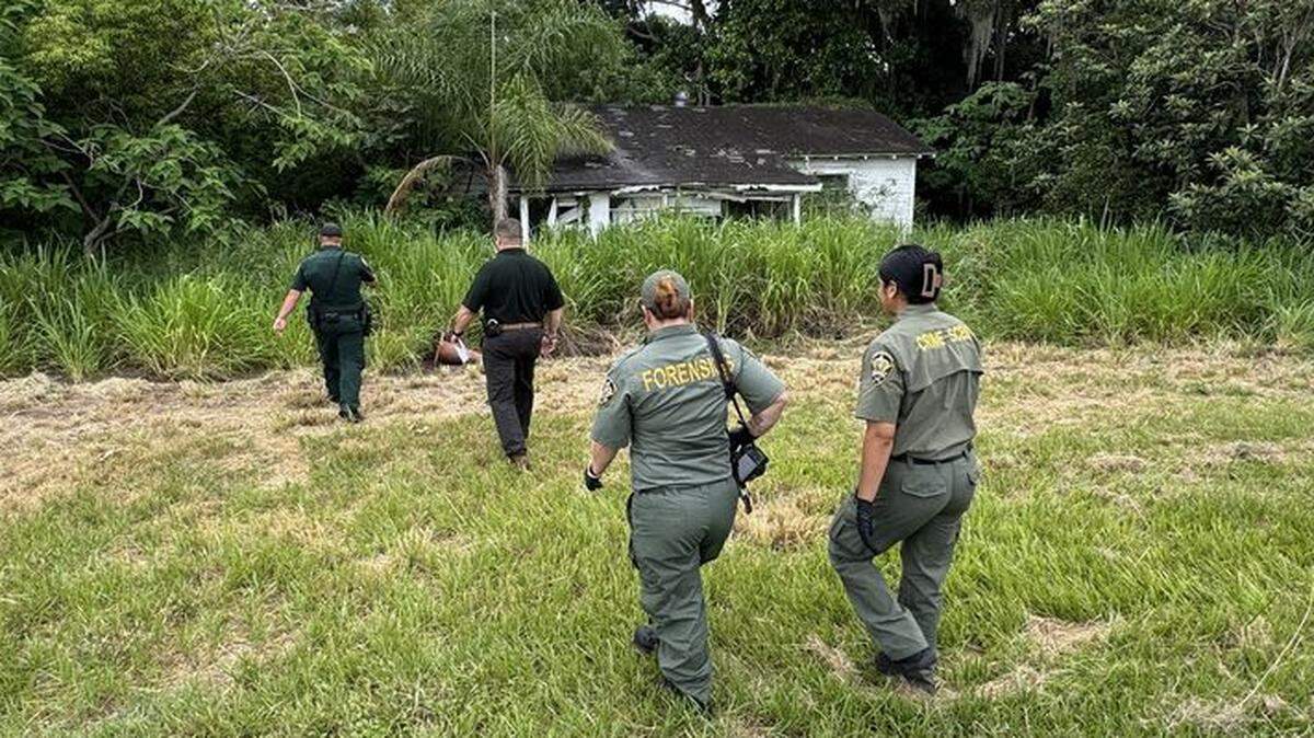 Investigators are working to identify remains found inside an abandoned home, the Highlands County Sheriff’s Office said.