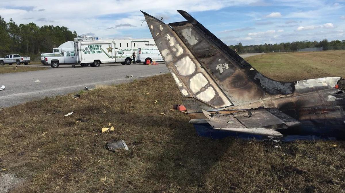 A photo from the scene of the Cessna 340 plane crash at the #BartowAirbase. FAA has arrived, NTSB is en route. Once we can release more about victims we will. Praying for these victims & their families.