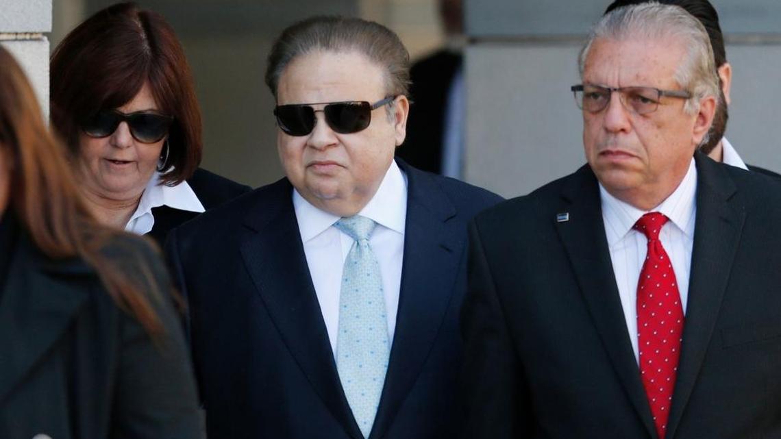 Dr. Salomon Melgen, center, leaves the Martin Luther King Jr. Federal Courthouse in Newark with U.S. Sen. Bob Menendez, the top Democrat on the U.S. Senate Foreign Relations Committee, after Menendez’s indictment in 2015 on corruption charges related to Melgen.