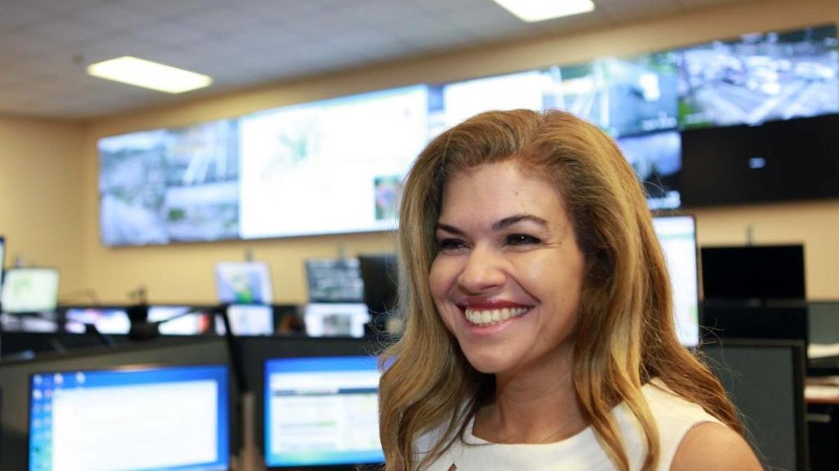 Alice Bravo, Miami-Dade transportation director, at the new traffic signal command center.