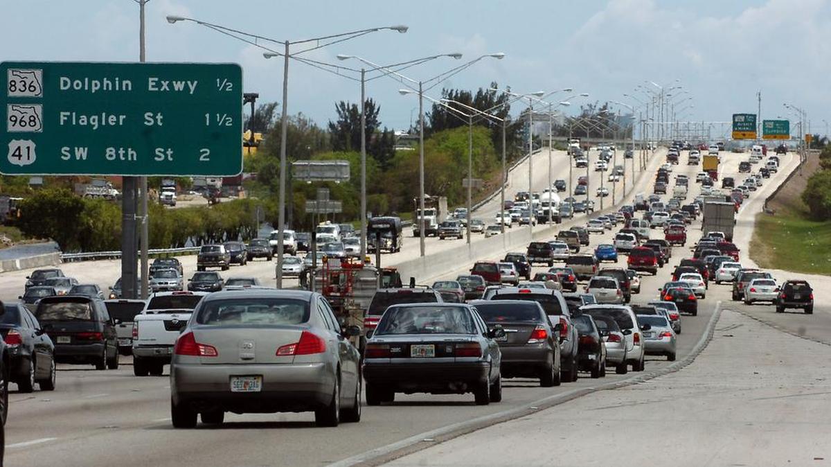 A long-term around-the-clock closure related to express lanes work will take place on the southbound lane of Northwest 77th Avenue on the east side of 826 between just south of Northwest 31st Street and Northwest 35th Terrace. The closure begins this week and continues until April 30, 2017.