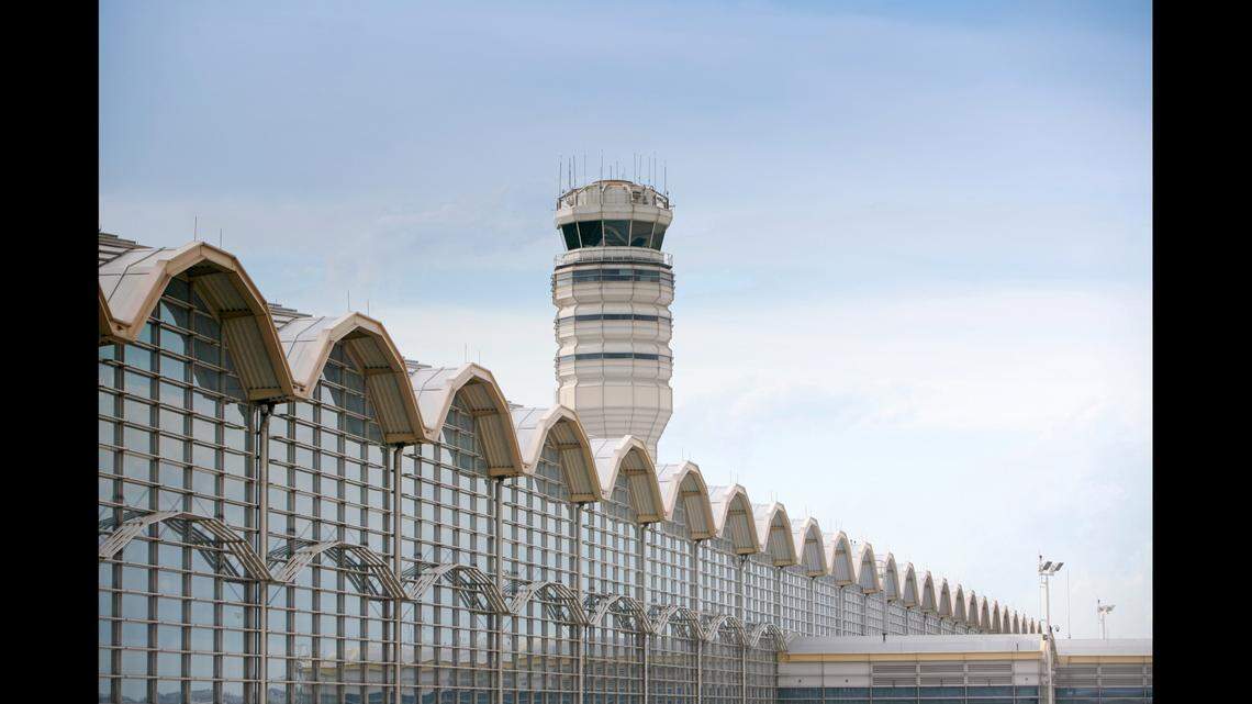 The plane crashed near Reagan Washington National Airport .