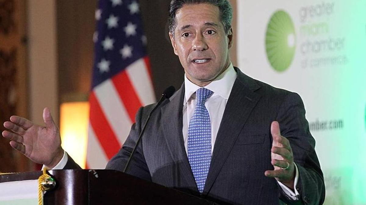 Miami-Dade Superintendent Alberto Carvalho says he’ll fight Tallahassee’s effort to give more public school money to charters.