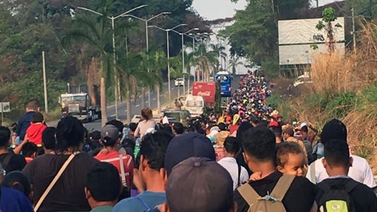 Before it was dissolved, hundreds of Central Americans took part in a human caravan headed for the U.S.-Mexico border.