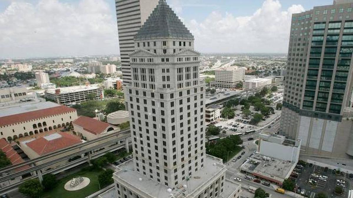 The aging Miami-Dade County Courthouse on Flagler Street in downtown Miami. Miami-Dade commissioners voted on Tuesday, July 24, 2018, to build a replacement courthouse just west of it on what's now green space and parking lots.