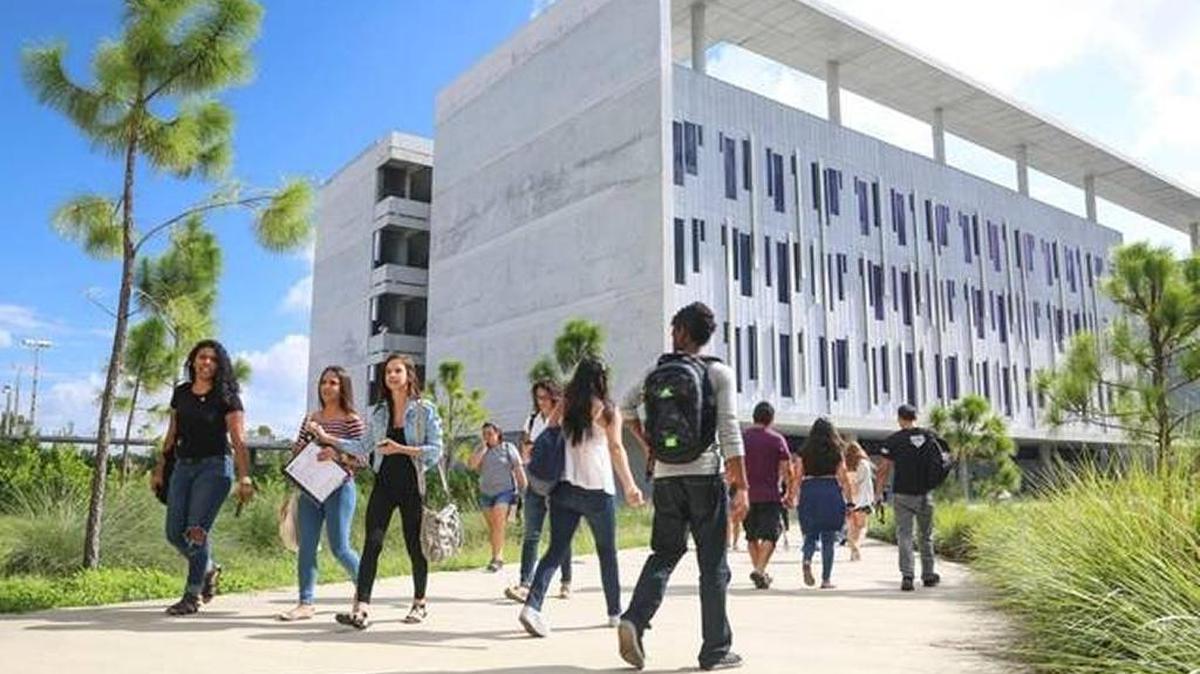 Miami Dade College students make their way to class at one of its handful of campuses in Miami-Dade.