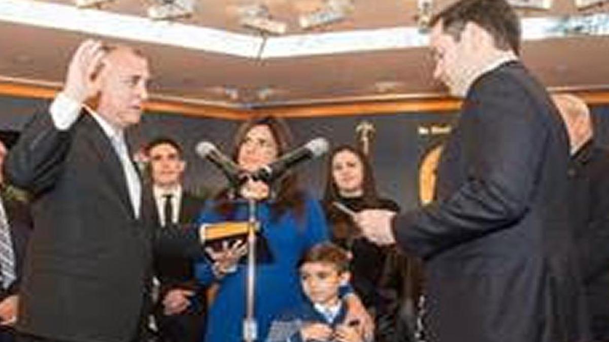 Commissioner Esteban “Steve” Bovo is given the oath as Miami-Dade Commission chairman by Florida Senator Marco Rubio.
