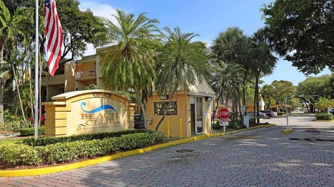 Entrance of the The Beach Club at Fontainebleau Park, a condominium community in dispute with its association.