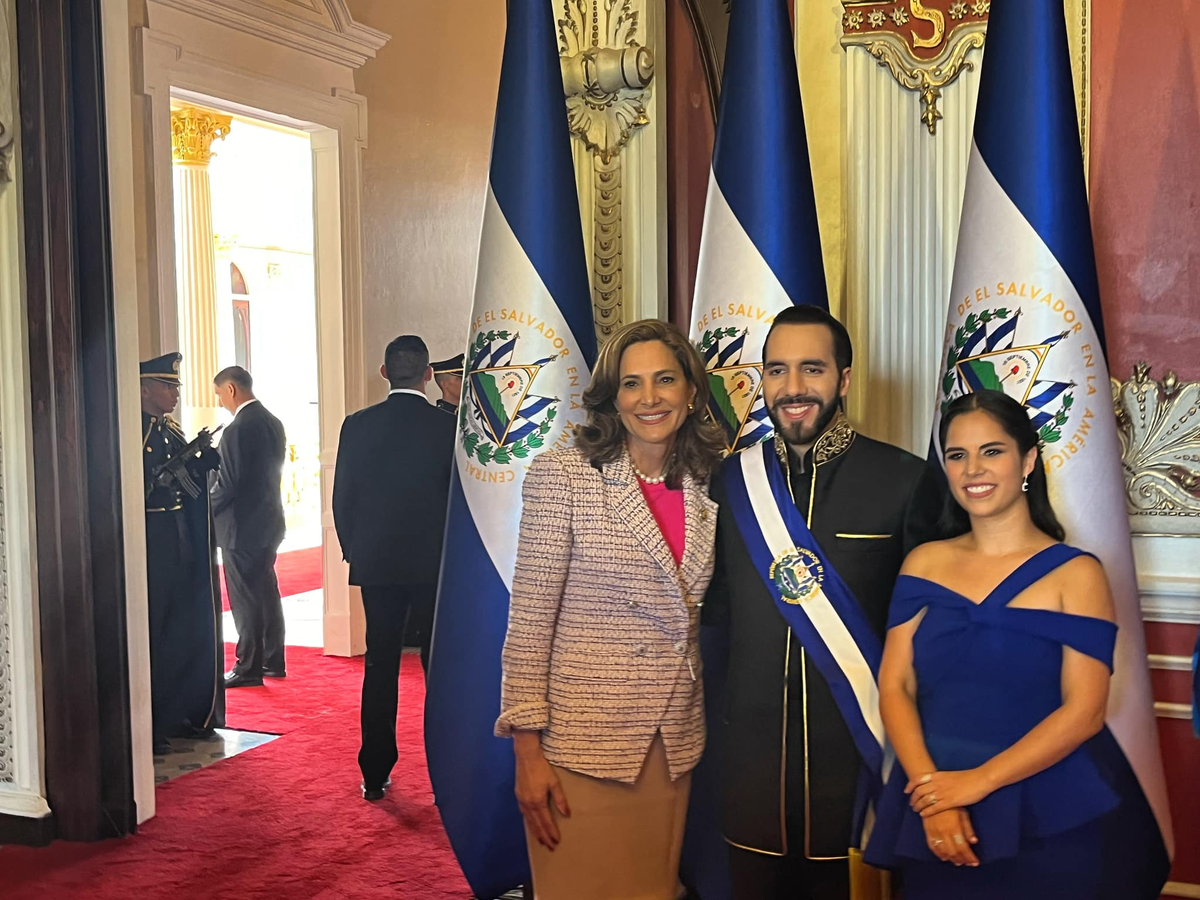 La republicana de Miami María Elvira Salazar asistió a la toma de posesión del presidente de El Salvador, Nayib Bukele