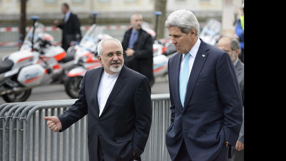 
DEADLINE NEARS: U.S. Secretary of State John Kerry, right, and Iranian Foreign Minister Mohammad Javad Zarif lead the talks over Iran's nuclear program.
