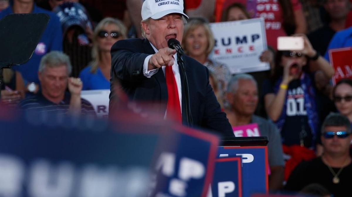 Republican presidential candidate Donald Trump received an enthusiastic response from ardent supporters in Naples.