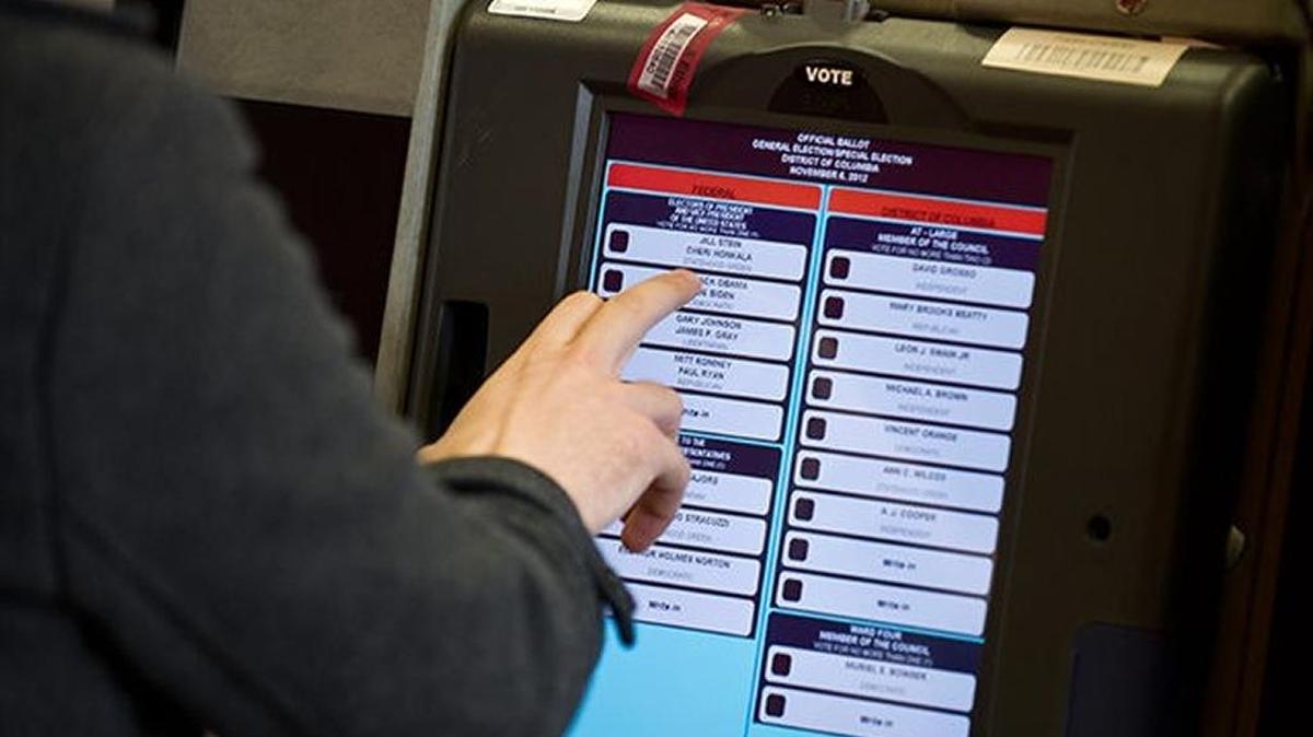 In 2016, President Trump won the Electoral College, while Hillary Clinton won the popular vote.