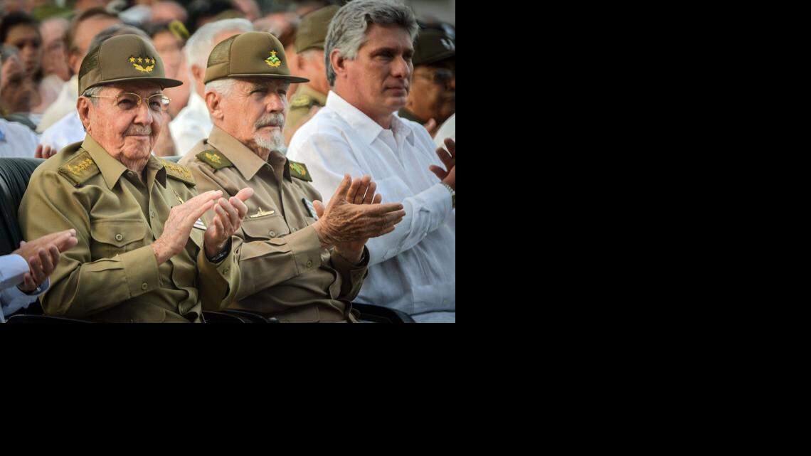 
APPLAUSE: Cuban President Raúl Castro (L), Ramiro Valdes (C) and Cuban first vice president Miguel Díaz Canel at a public ceremony in July.
