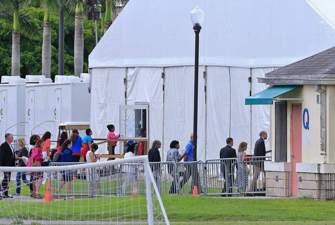 In June 2018, U.S. Rep. Debbie Wasserman Schultz, second from right, took a tour of the Homestead shelter for migrant children.