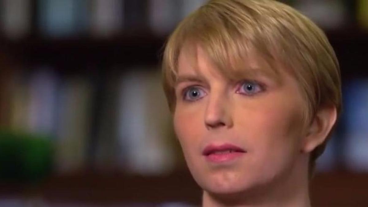 Harvard University withdrew the fellowship it offered Chelsea Manning, who revealed state secrets, after intelligence-community heavyweights complained.