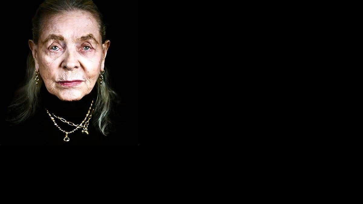 
Lauren Bacall aged naturally.
