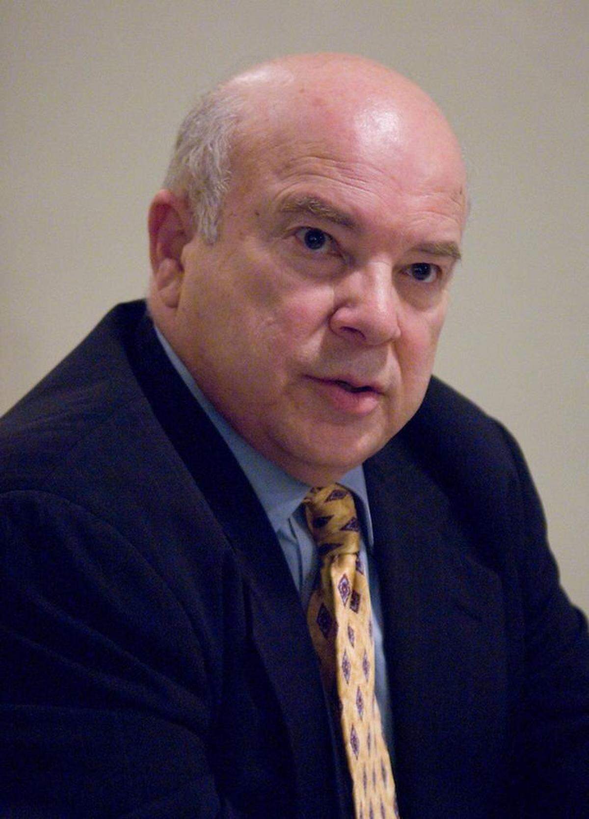 Frank Calzon