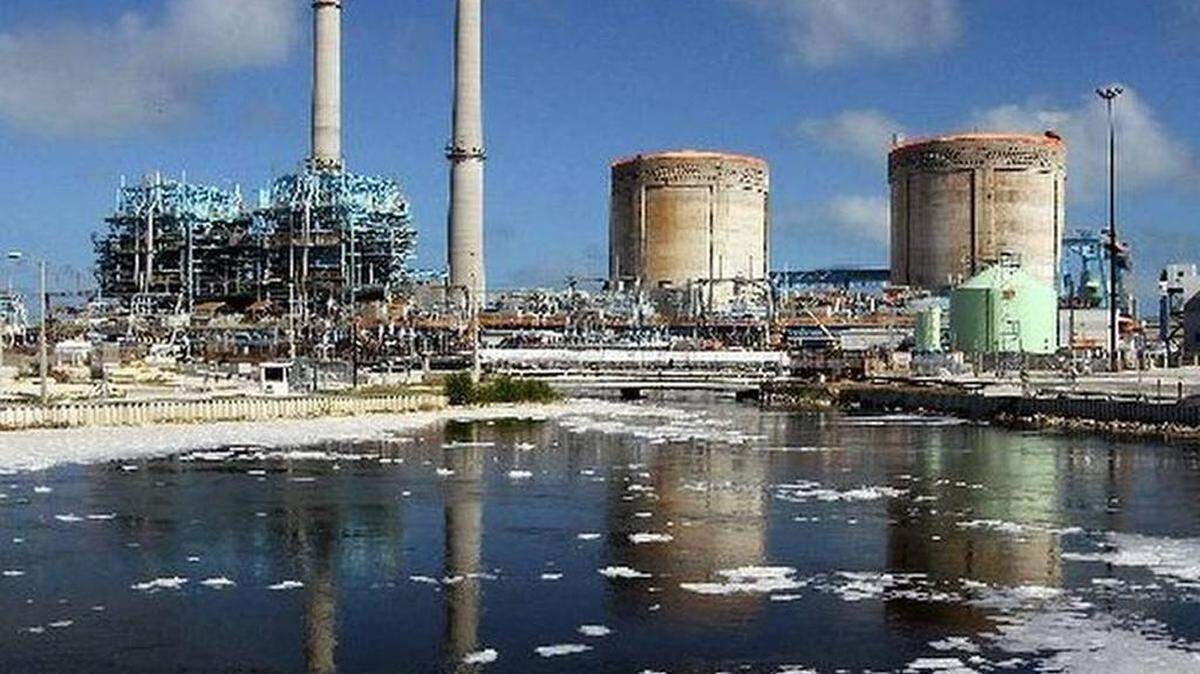 FPL has been under pressure to clean its cooling canals at FPL’s Turkey Point nuclear plant, seen here in 2016.