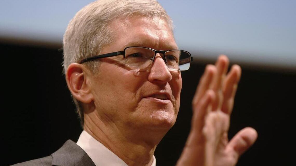 Carl Hiaasen: Suddenly, Apple can’t crack its own device