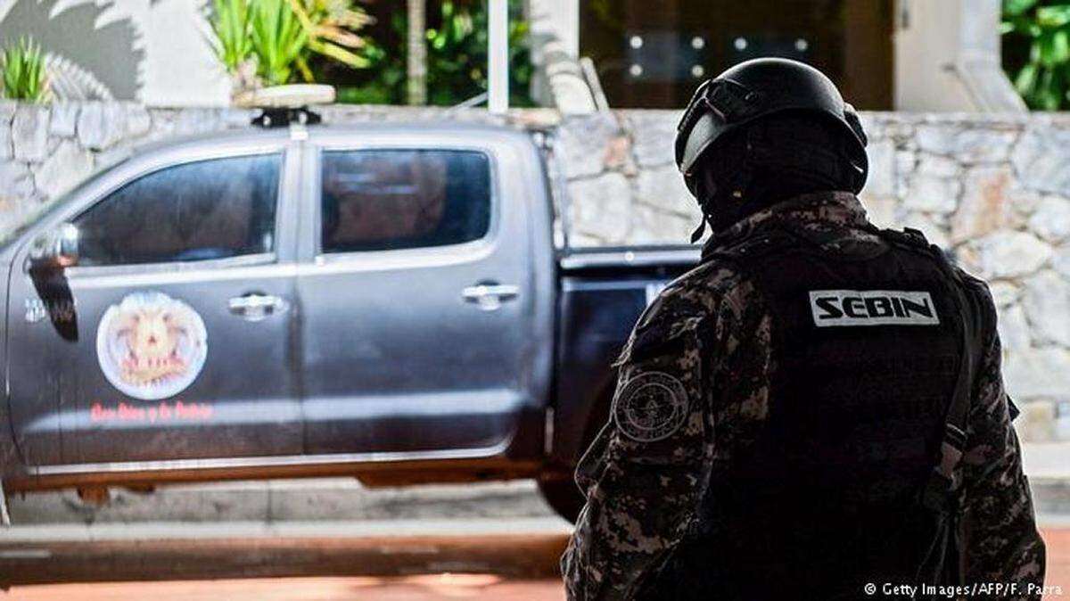 A member of the repressive Venezuelan police force, the SEBIN.