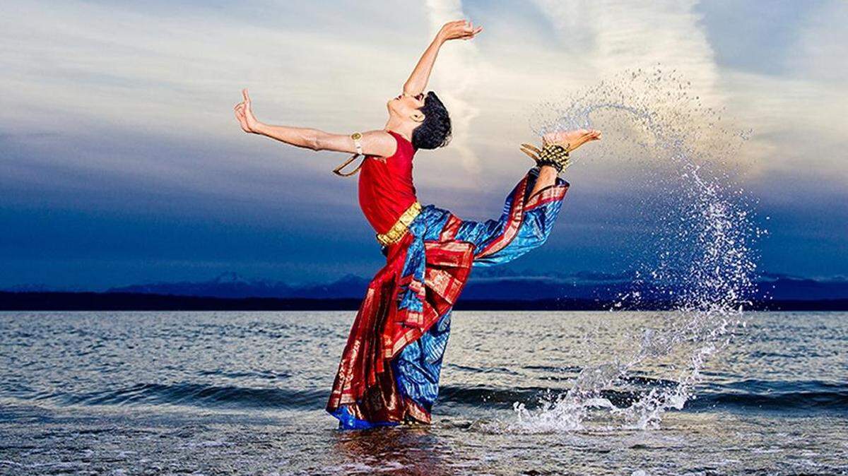 Akhi Vadari, a sophomore at Eastlake High School in Washington state, is a 2018 YoungArts Finalist in dance.
