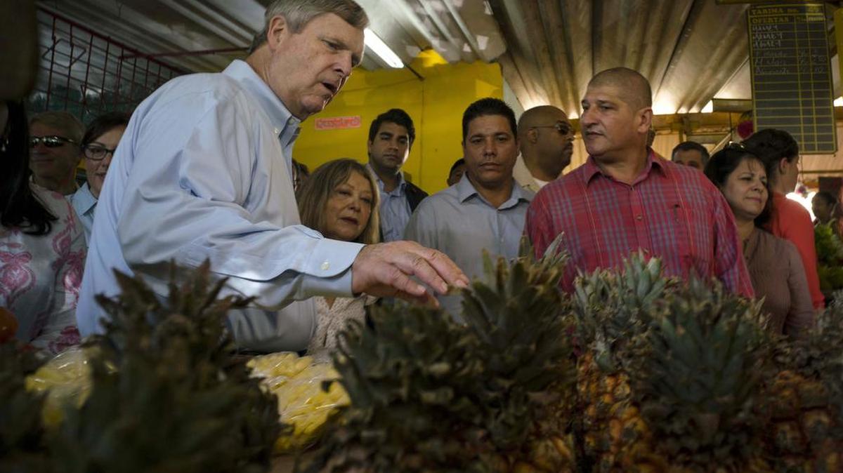 U.S. Secretary of Agriculture Tom Vilsack visited a produce market in Havana on a trip to Cuba this month.