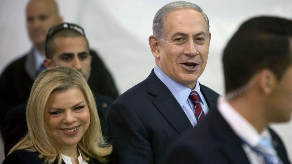 Israeli Prime Minister Benjamin Netanyahu and his wife Sara Netanyahu, who has also been questioned in the corruption case.