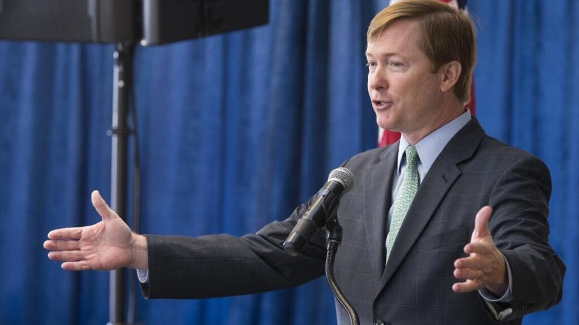 Putnam keeps his deep-pocketed friends happy