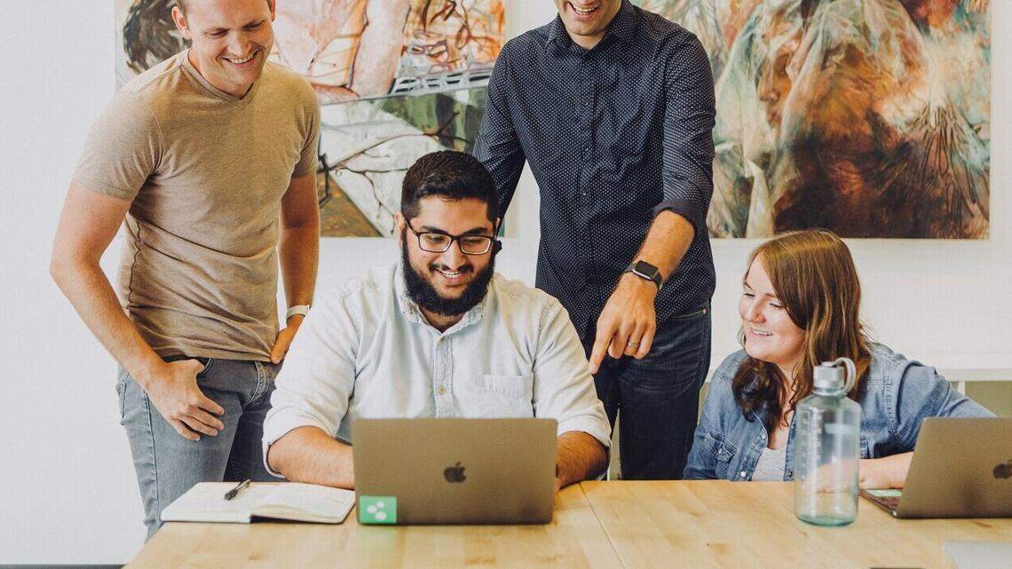 4 Best Team Communication Apps