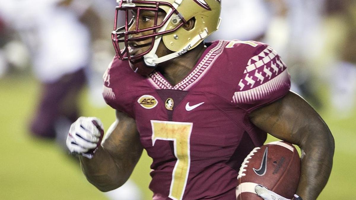 
Florida State running back Mario Pender returns a kick in the second half of an NCAA college football game against Texas State in Tallahassee, Fla., Saturday, Sept. 5, 2015. 
