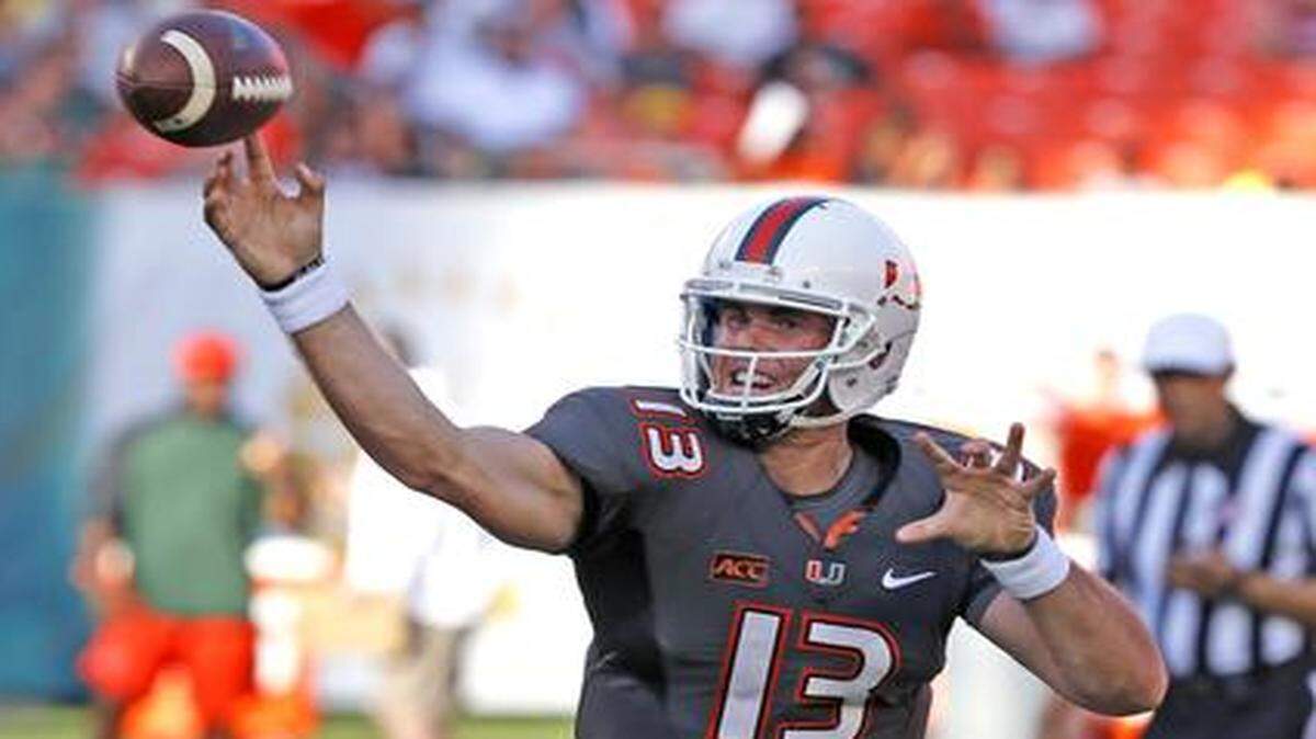 
UM quarterback Gray Crow throws a pass during the team’s spring scrimmage at Sun Life Stadium in Miami Gardens on Saturday, April 12, 2014.
