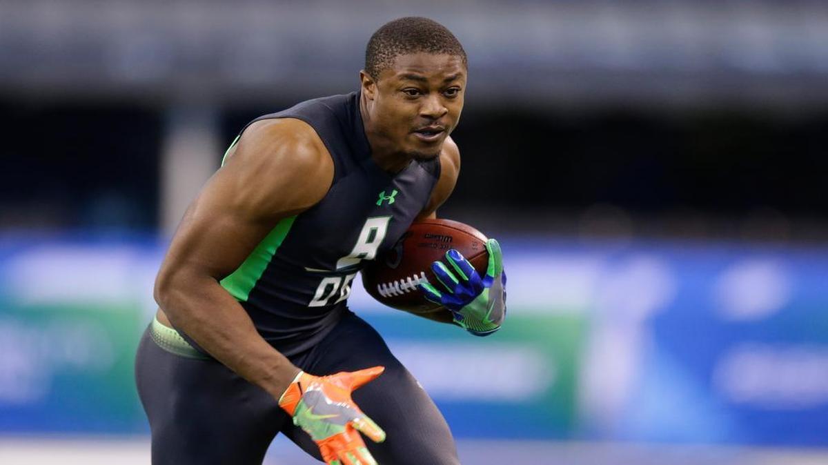 Miami Hurricanes defensive back Artie Burns runs a drill Monday, Feb. 29, 2016, at the NFL Scouting Combine in Indianapolis.