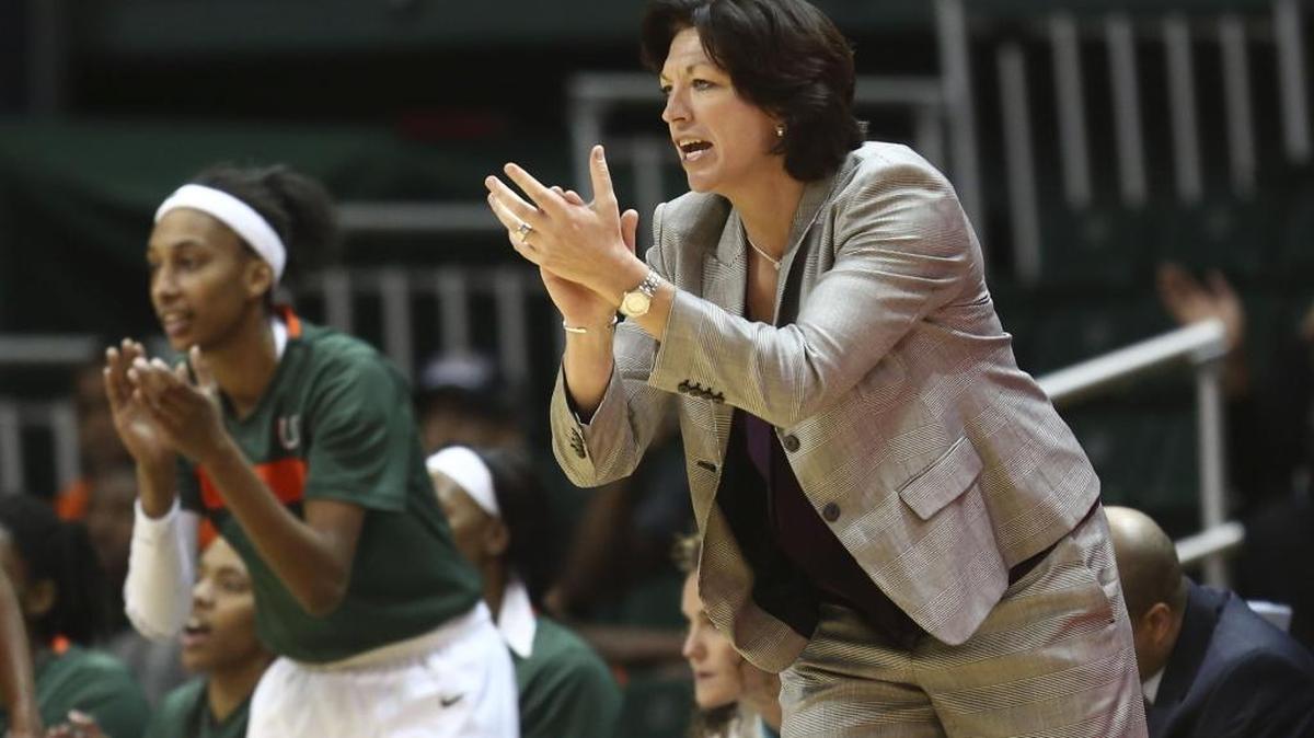 
UM women’s basketball coach Katie Meier yells instructions to her team. 
