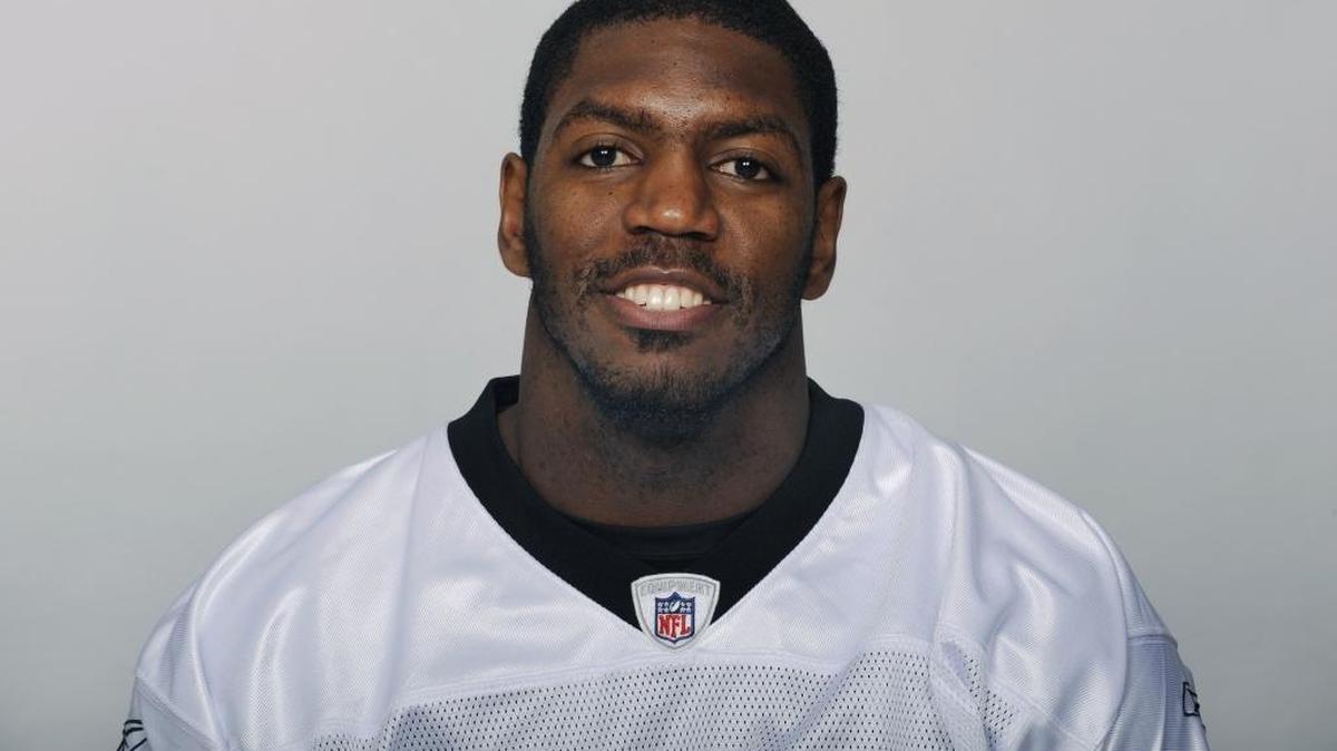 Former UM linebacker Jonathan Vilma.
