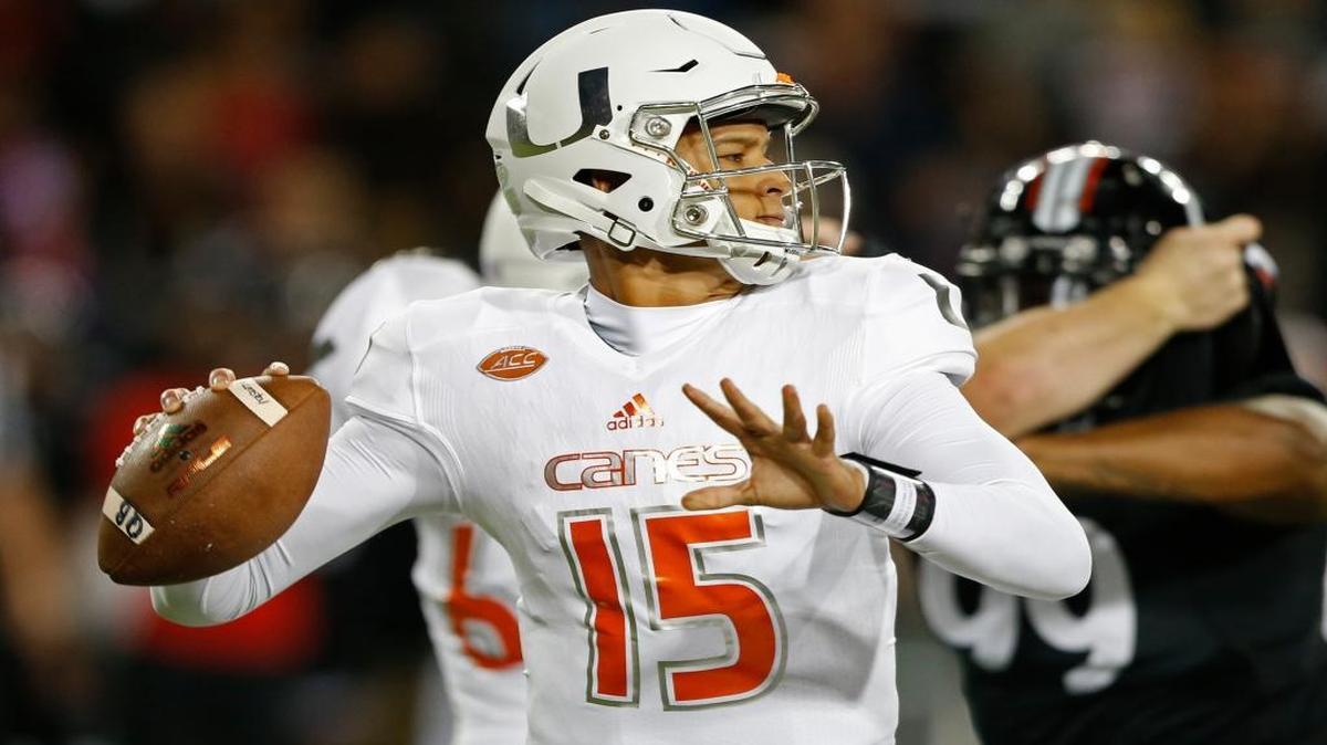 
Miami quarterback Brad Kaaya (15) throws against Cincinnati during the first half Thursday, Oct. 1, 2015 in Cincinnati.
