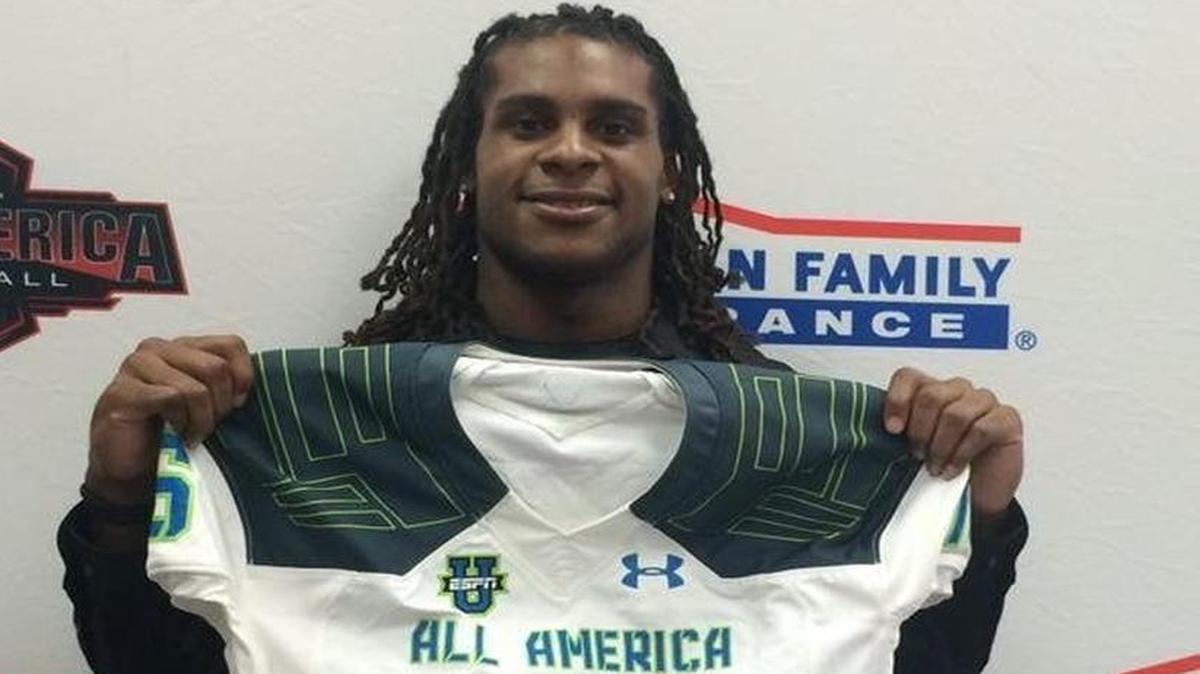 The NCAA Eligibility Center has cleared Gulliver Prep four-star receiver Dionte Mullins to play football at Miami.