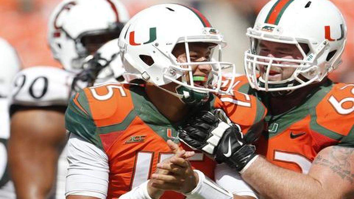 
Record pace: Brad Kaaya needs 243 yards to break Bernie Kosar’s freshman record of 2,329 passing yards.
