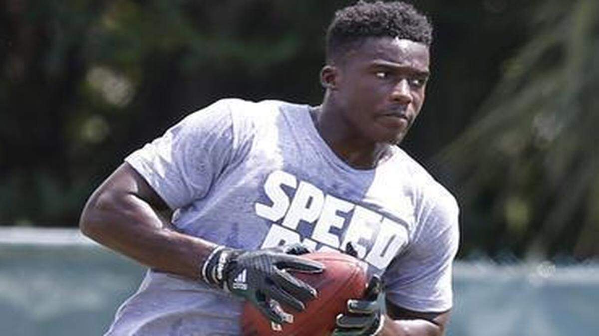 
Phillip Dorsett ran the 40-yard dash in 4.27 seconds, followed by a blazing 4.25 in front of representatives from all 32 NFL teams at UM Pro Day on Wedesday, April 1, 2015. 
