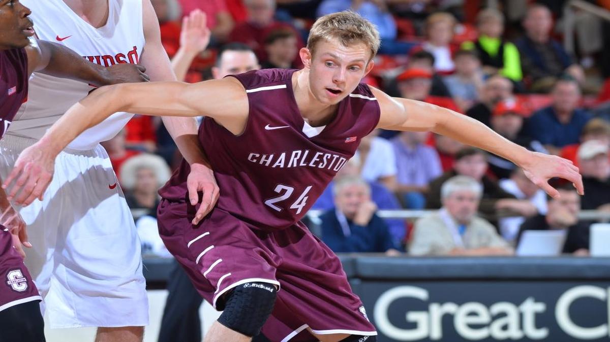 Charleston’s Canyon Barry (24), son of NBA Hall of Fame member Rick Barry, decided to transfer to UF instead of UM.