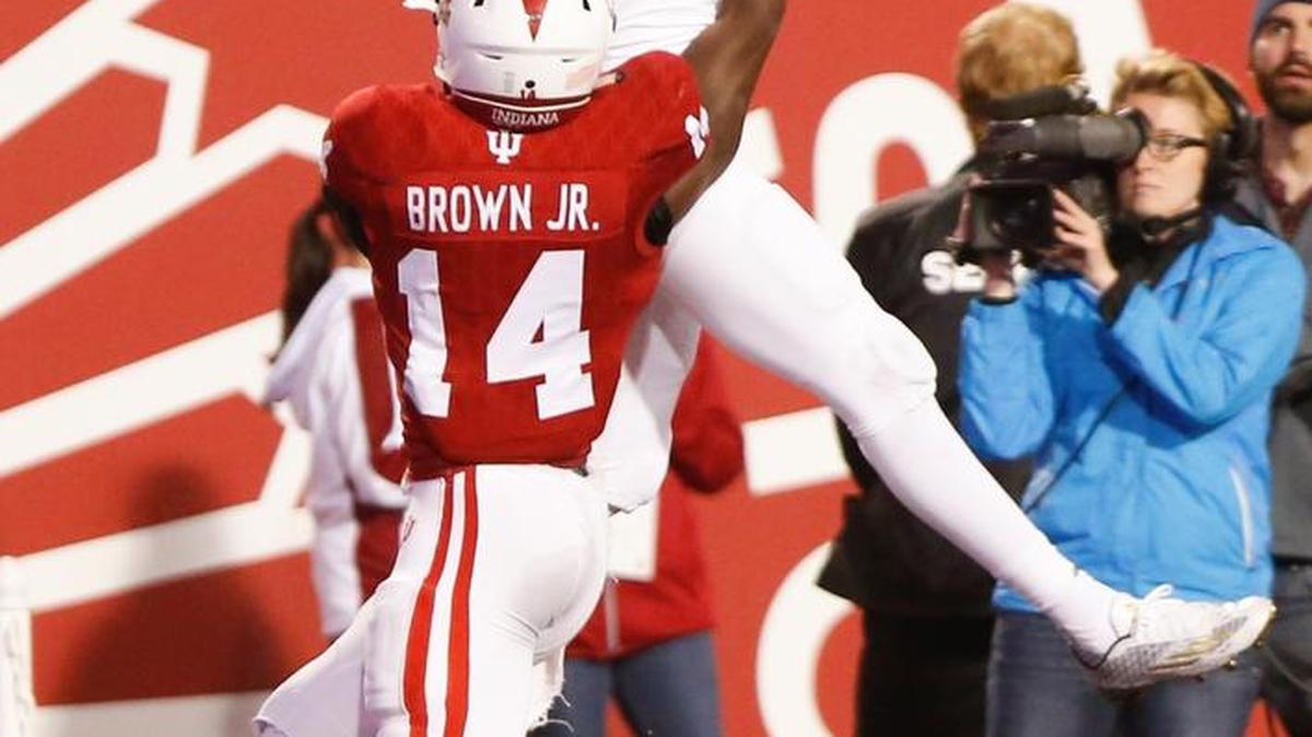 FIU’s Thomas Owens leaps for a catch during his two-touchdown game against Indiana last year.