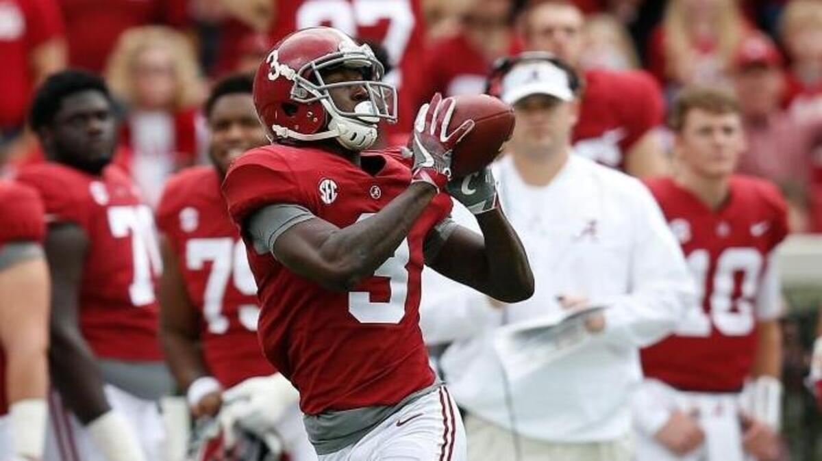 Alabama wide receiver Calvin Ridley catches a pass and runs in to score a touchdown against Mercer in Tuscaloosa, Alabama, on Nov. 18.