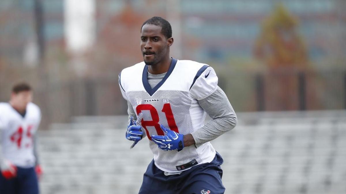 Barry University grad Jevoni Robinson recently signed a free-agent contract with the NFL’s Houston Texans, who placed him on their practice roster as a tight end.
