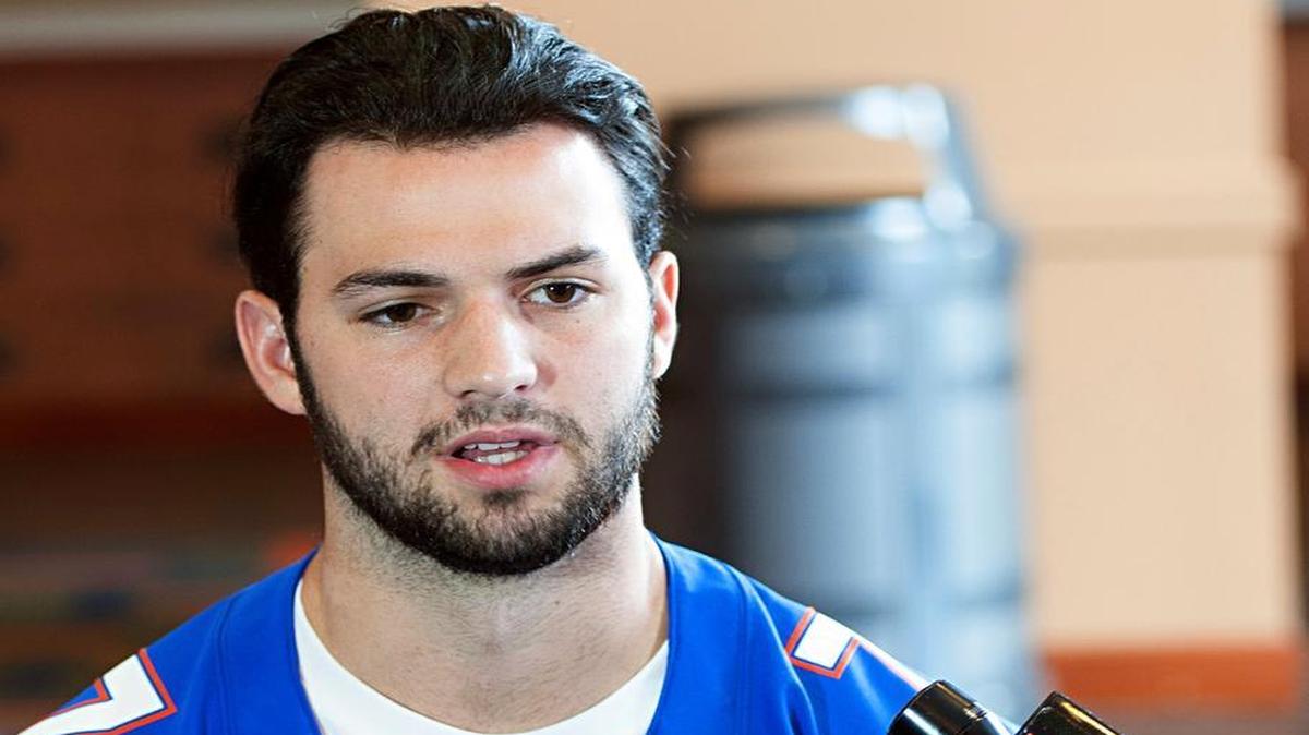 
Will Grier opened the Florida Gators’ first scrimmage with the No. 1 team Friday, Aug. 14, 2015. Fellow QB Treon Harris also got snaps with the first team.
