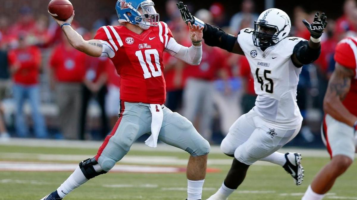 
Mississippi quarterback Chad Kelly throws a pass against Vanderbilt on Saturday, Sept. 26, 2015 in Oxford, Miss. 
