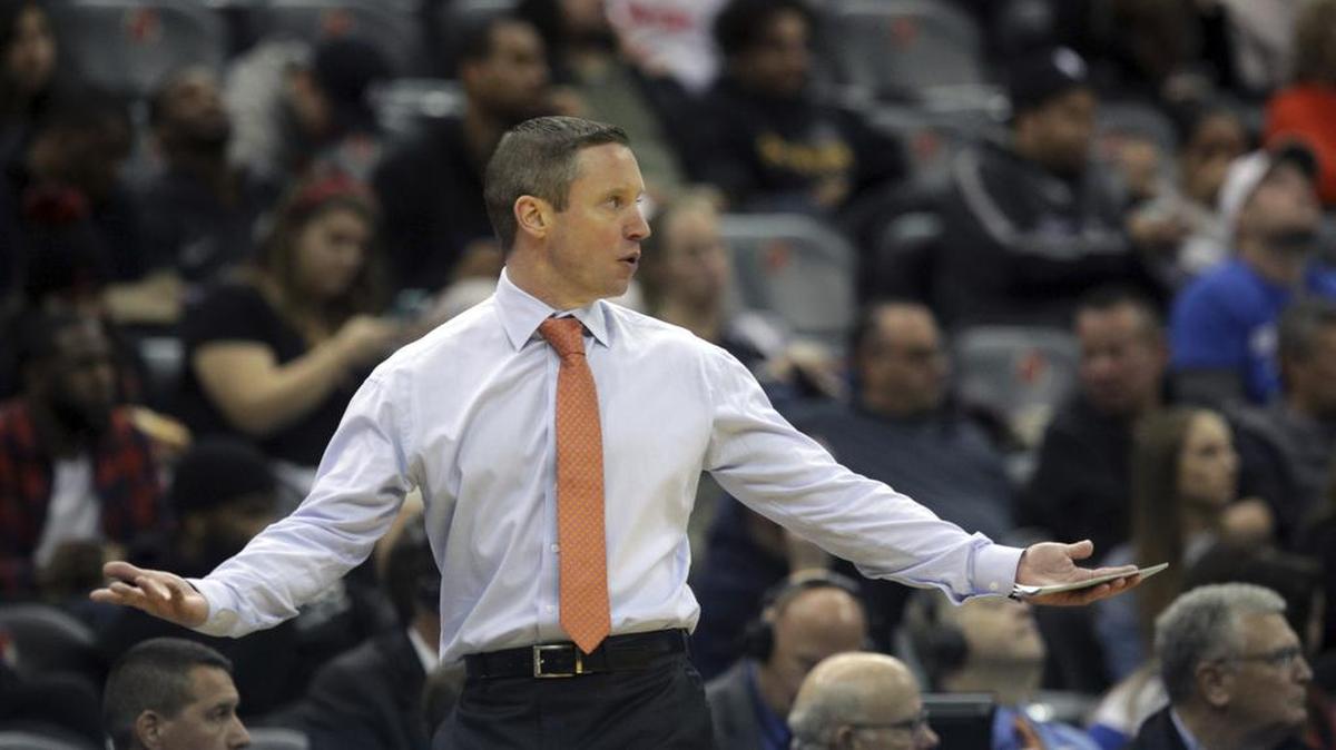 Florida’s coach Mike White reacts to a call during the second half of the Gators game against Cincinnati on Saturday.