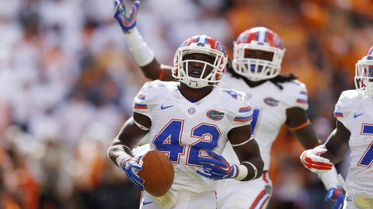 
UF safety Keanu Neal secured an interception in the fourth quarter to seal Florida’s 10-9 win over host Tennessee.
