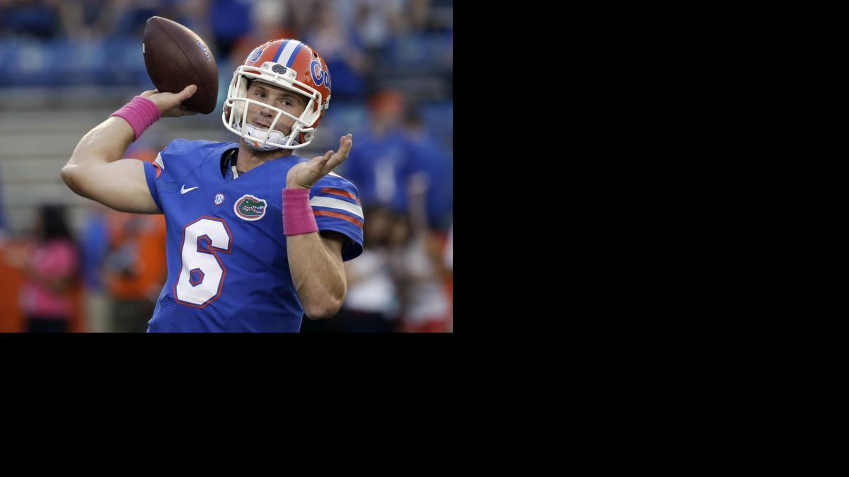 
Florida quarterback Jeff Driskel (6) warms up prior to an NCAA college football game against LSU in Gainesville on Oct. 11, 2014.
